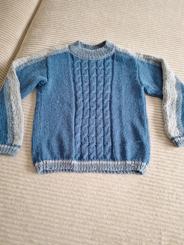 Pull en laine fait main - photo numéro 2