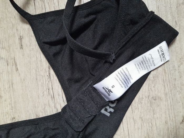 Brassière Reebok taille 36 neuve - photo numéro 2