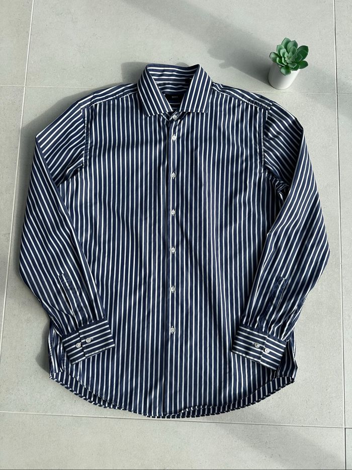 Chemise BOSS Slim Fit à rayures Taille 44  👔 - photo numéro 2