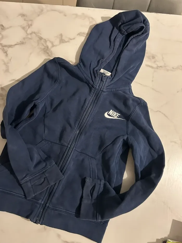Veste Nike taille 7/8 ans