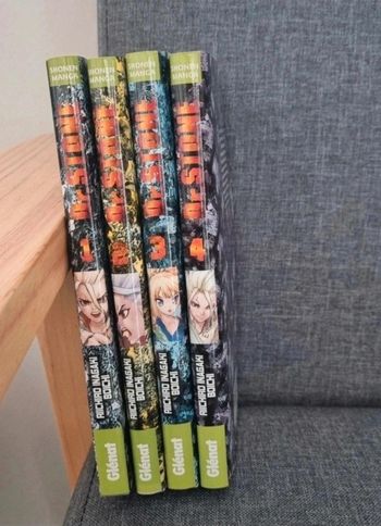 Lot de manga dr stone tome 1 à tome 4