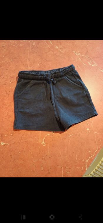 Short garçon taille 36 mois