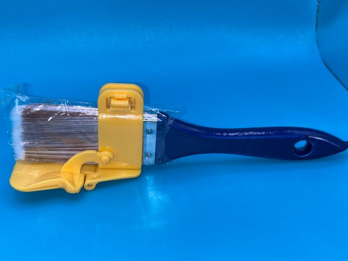 Pinceau pour angle restreint