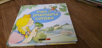 Livres, mes premiers contes, ours princesses haricot lutins troll lapin grenouille rat cochons....