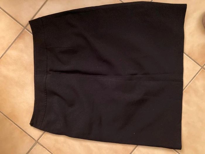 Jupe noire taille 40 - photo numéro 2