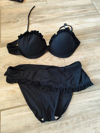 Maillot de bain deux pièces noir Pain de Sucre taille 40 Haut Taille 90 B