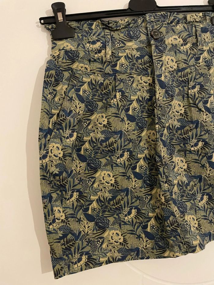 Jupe courte coupe tulipe kaki à motifs fleurs vert foncé Cache Cache taille 38 - photo numéro 2
