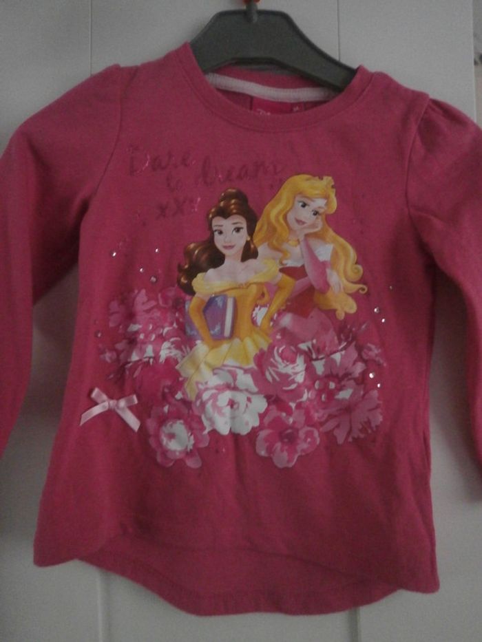 T-shirt Disney Princesses rose 3 ans