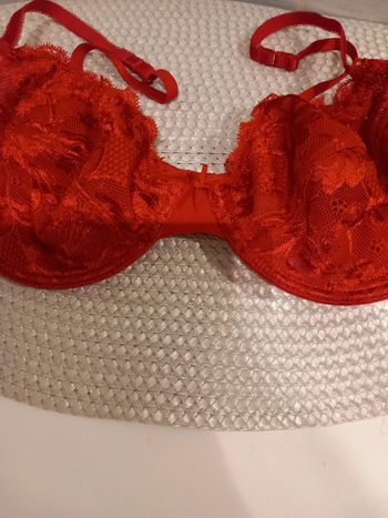 🥰 Soutien gorge taille 100d rouge dentelles