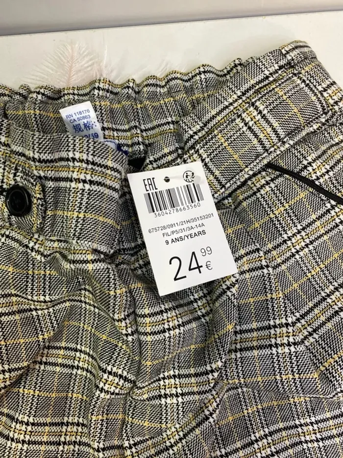 Pantalon fille - carreaux - Neuf - Okaïdi - Taille 9 ans - photo numéro 3