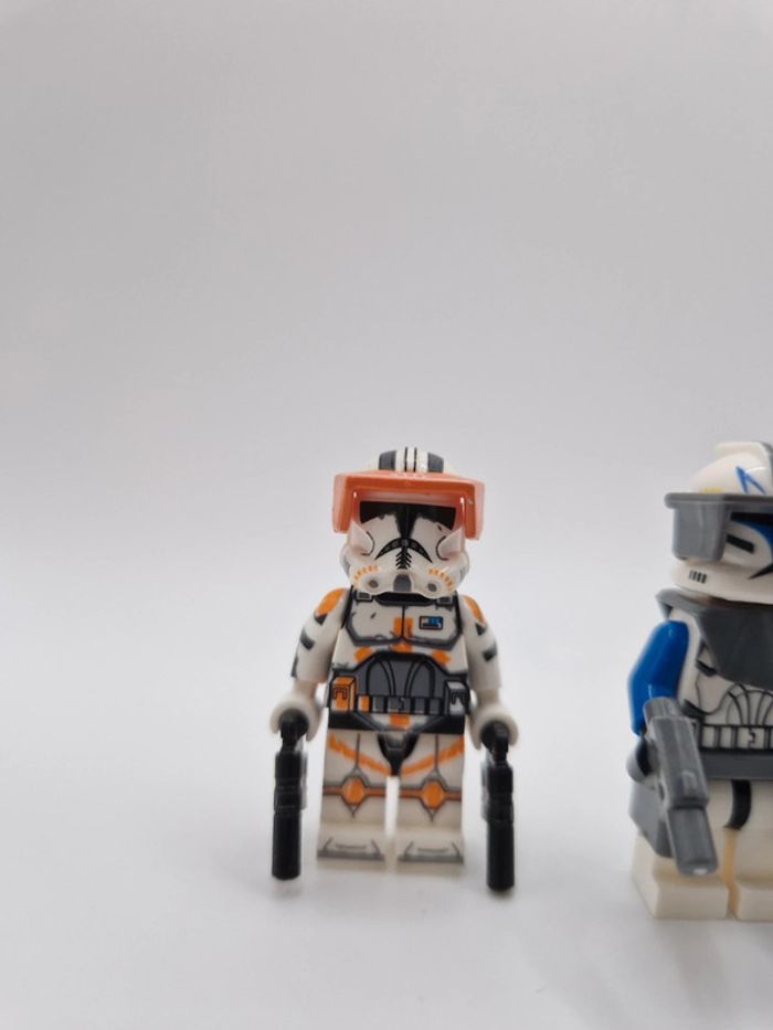 Figurines type lego Commandant clones Rex Cody et Wolffe star wars - photo numéro 3