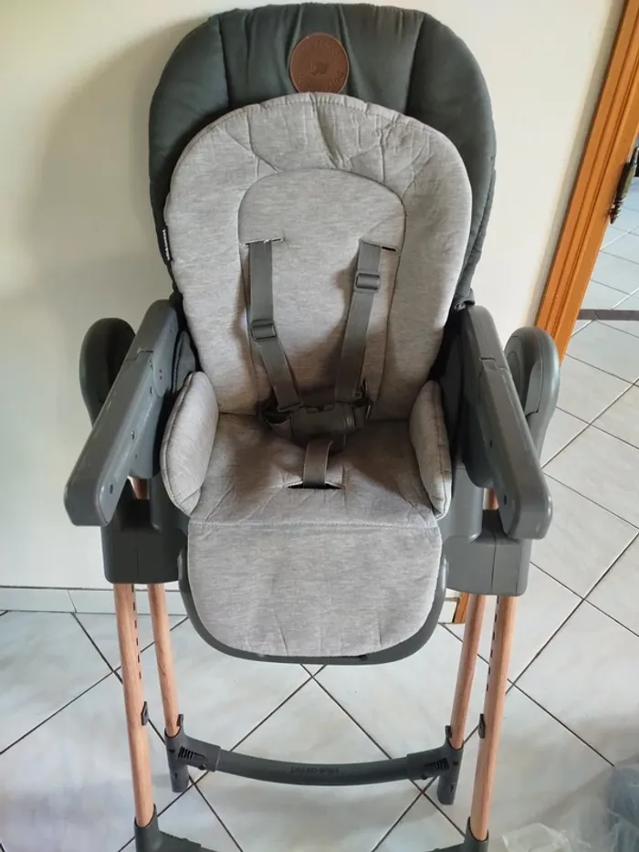 Chaise haute - photo numéro 2