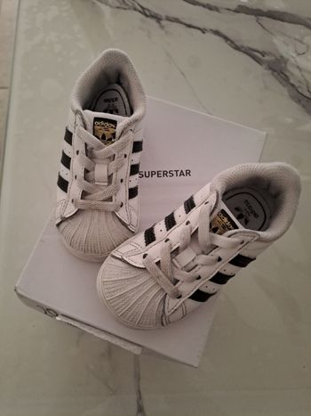 Basket superstar bébé