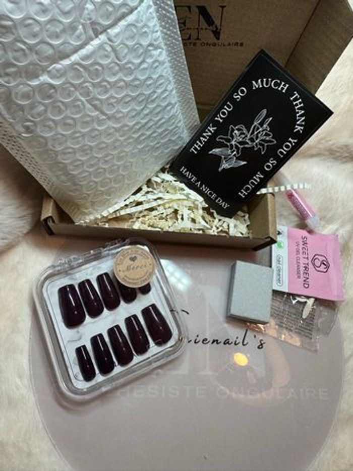 Press on nails - photo numéro 2