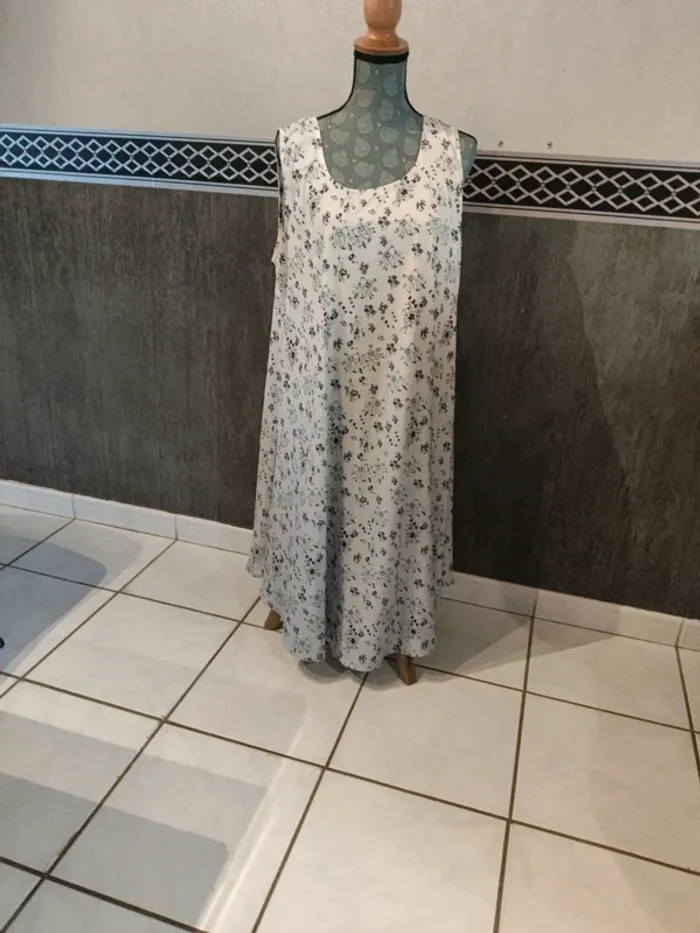 Robe longue sans manche taille 48 - photo numéro 3