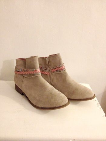 Bottines cuir en daim beige style bohème Naf Naf 39