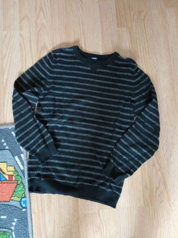 Pull garçon 12 ans Kiabi très bon état