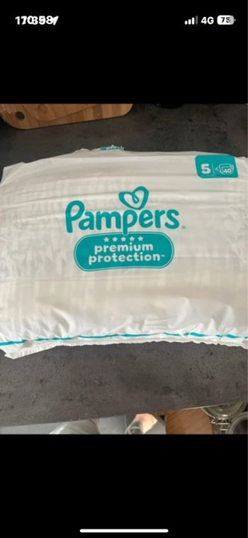 Couches Pampers premium protection 