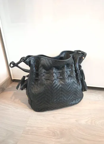Sac à main en cuir seau le tanneur