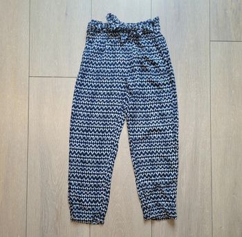 Pantalon fluide bleu et blanc. Fille 6 ans. Marque Gémo