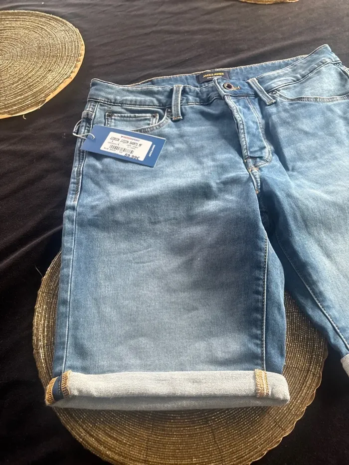 Short jeans neuf - photo numéro 2