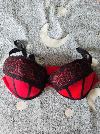 Soutien gorge rouge et noir playboy 95D