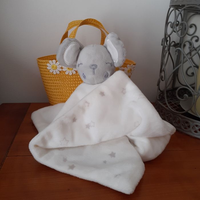Doudou "Petite Souris qui dort" *mouchoir imprimé