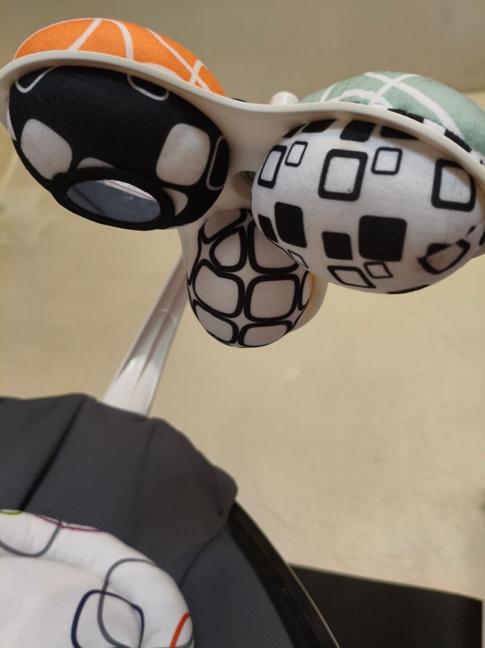 Balancelle bébé 4moms MamaRoo – 5 mouvements & musiques - photo numéro 6