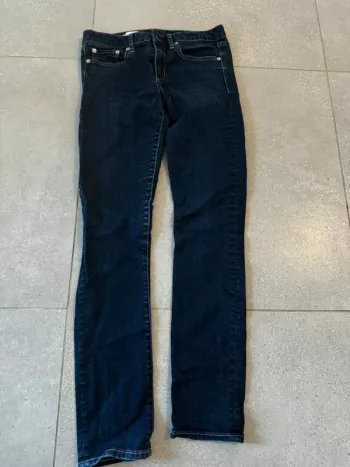 Jean gap taille 26r, très bon état, 36x95cm