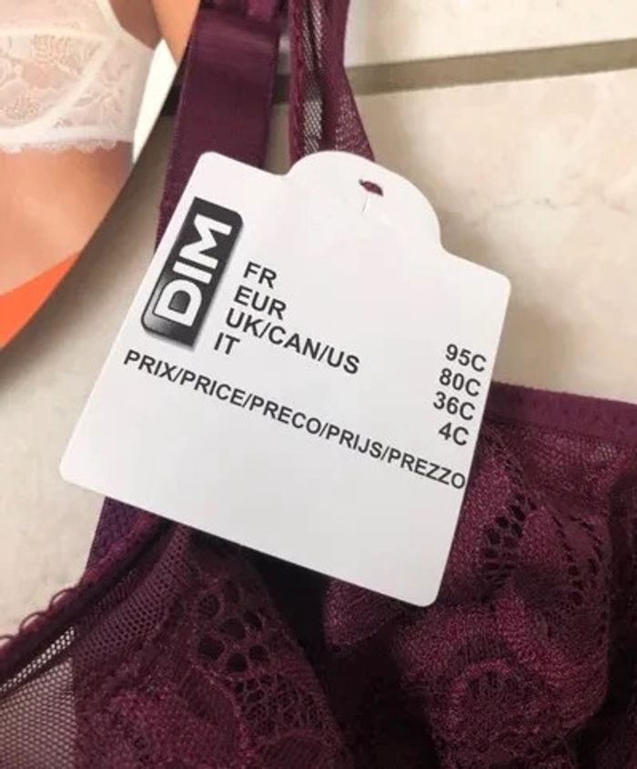 Soutien-gorge avec armatures broderie prune DIM Generous T 95C Neuf avec étiquette - photo numéro 3