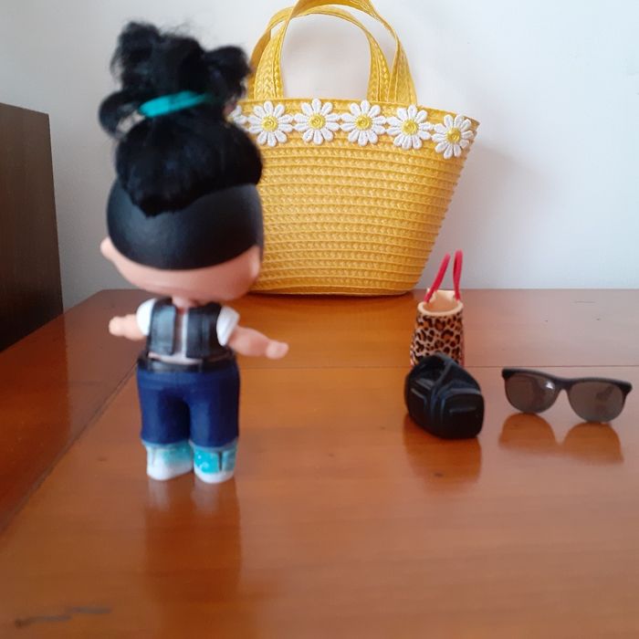 Figurine Poupée L.O.L Surprise + 4 accessoires - photo numéro 9