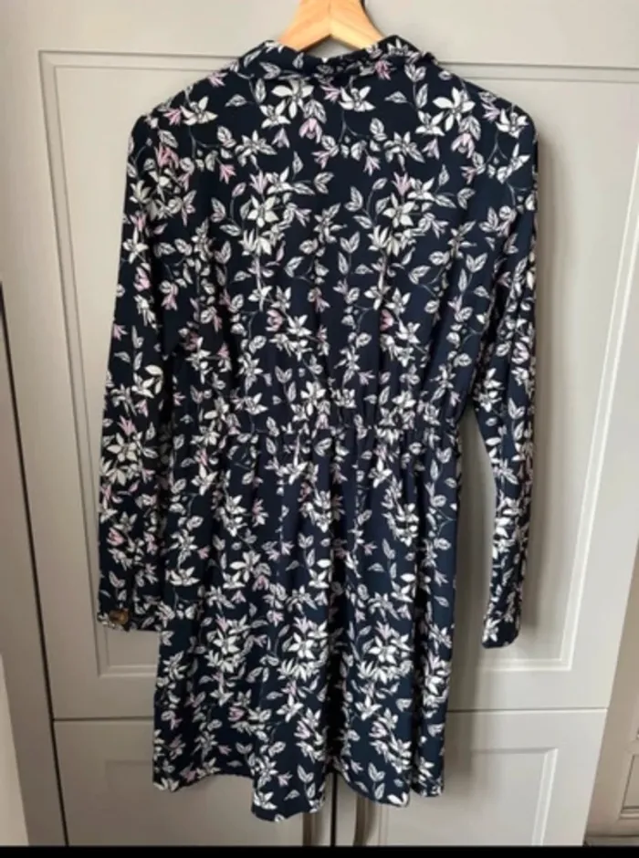 Robe fleurie style porte-feuille Vero Moda - photo numéro 2