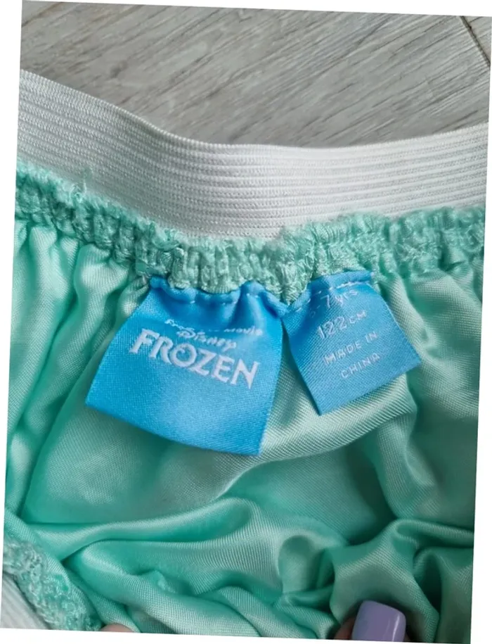 Ensemble reine des neiges 6/7ans - photo numéro 3