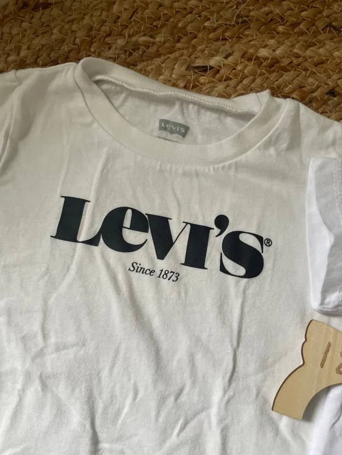 2 t shirts Lévis - photo numéro 5