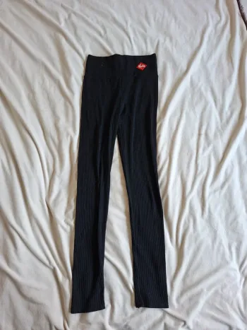 pantalon d'intérieur noir  Kindy, taille S/M, en très bon état