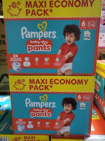 Couches pampers taille 6.
