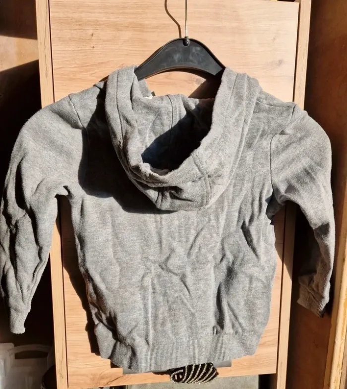 Gilet gris zippé 6 ans - photo numéro 2