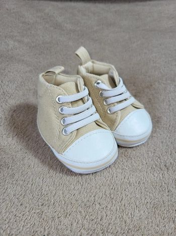 Chaussures bébé 0-6 mois