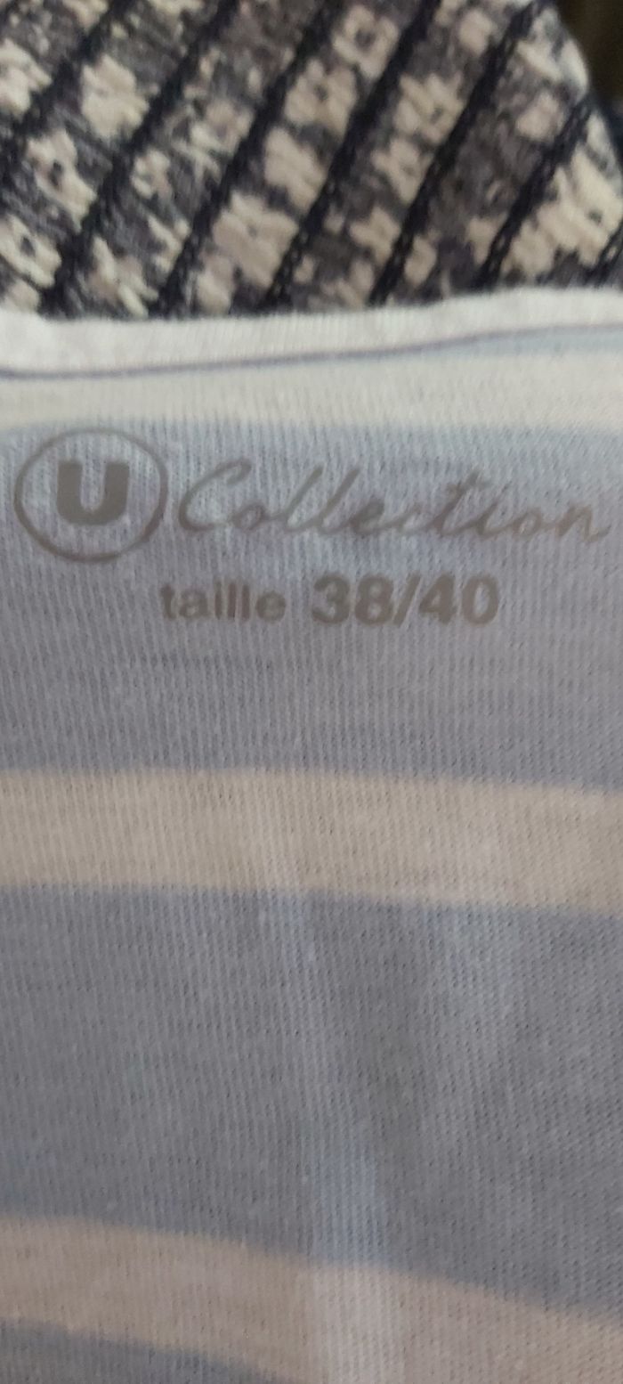 Tee-shirt col V - photo numéro 3