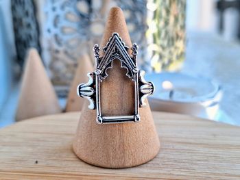 Bague Ouverte Argenté Ajustable Motif Porte Gothique
