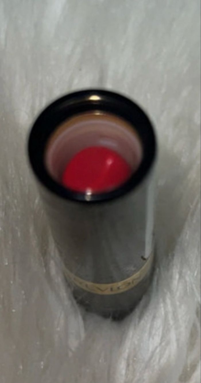 Rouge à lèvres rouge Revlon - photo numéro 2