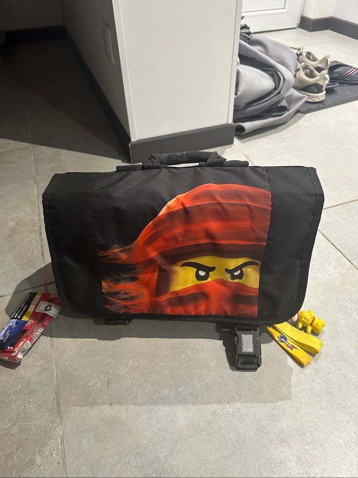 Cartable ninjago et trousse - photo numéro 2