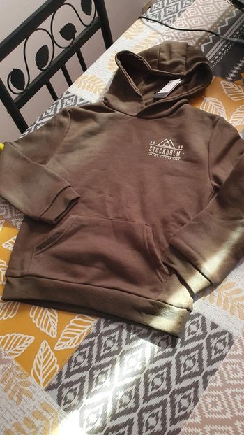 Sweat à capuche Primark taille 7-8 ans