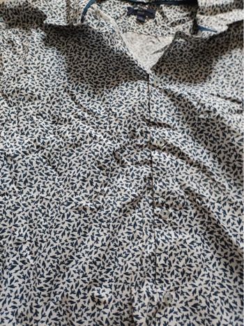 Chemise blanche et marine