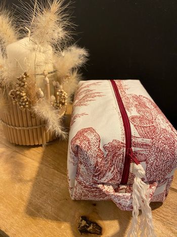 Trousse de toilette en toile de Jouy crème et rouge 
