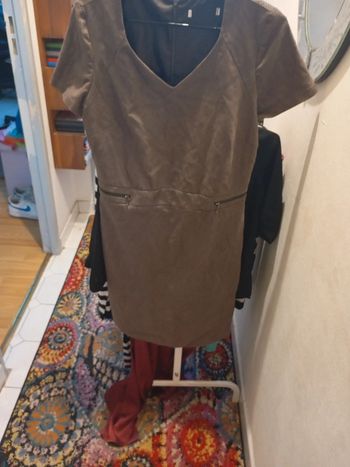 Superbe robe effet suédine