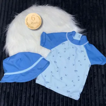 T shirt de bain et son bonnet 6 mois