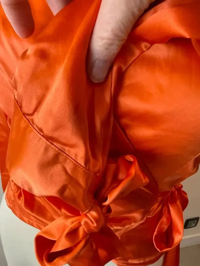 Top cache-coeur Orange Charo Azcona - photo numéro 5