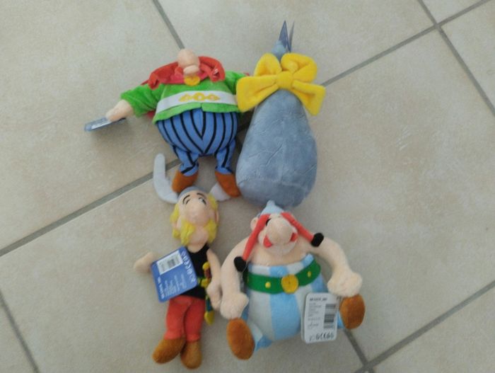 4 peluches neuves Astérix - photo numéro 3