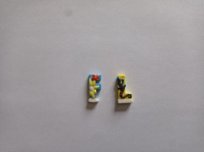 Lot de 2 fèves "lettres F & L"